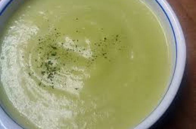 Velouté de chou fleur & chou kale, aux épices