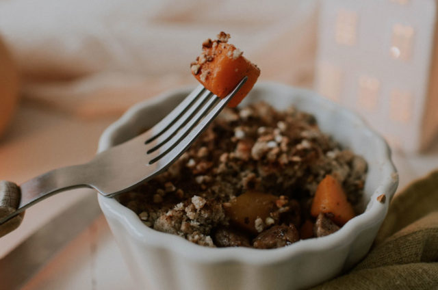 Crumble d’agneau au sarrasin, châtaignes et courges